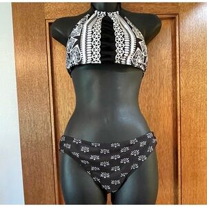 Black & white bikini